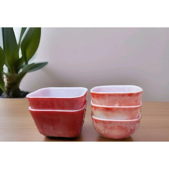 SET 2 Vintage Pyrex 0501 Small 1.5 Cup & 3 Square 407B Red Refrigerator Dishes - Picture 1 of 10